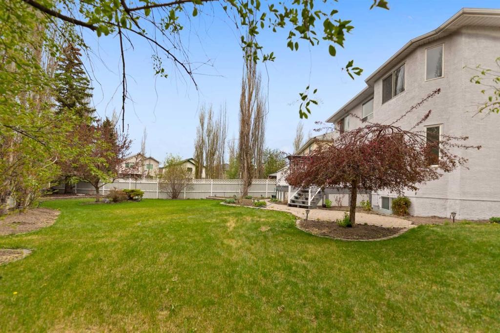 434 Douglas Woods Mews Se, Calgary, AB - Outdoor