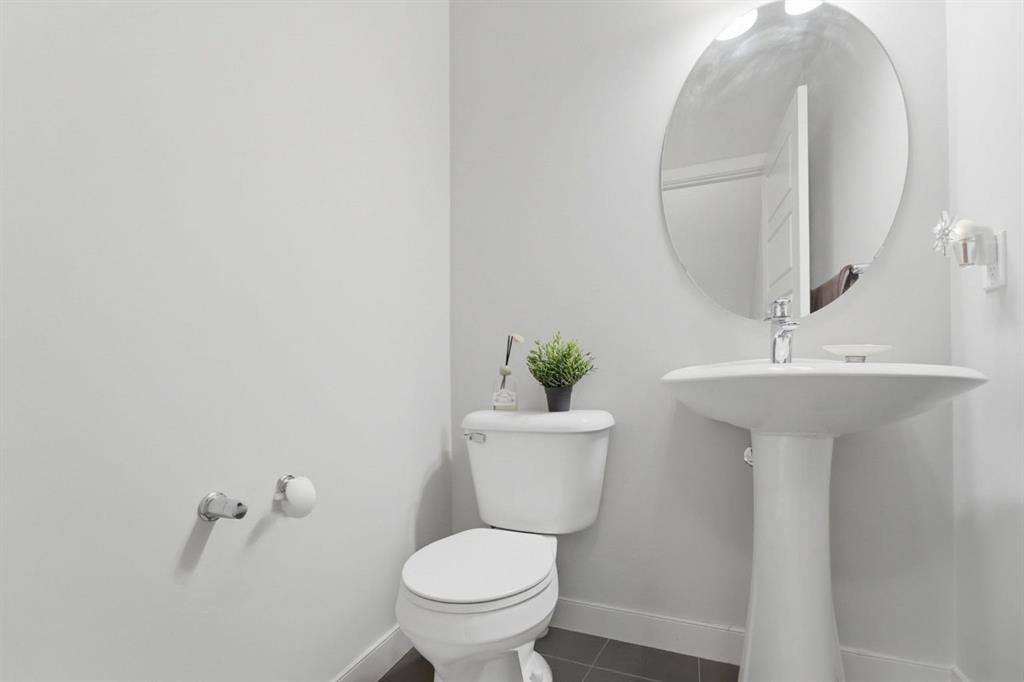 22 Redstone Road Ne, Calgary, AB - Indoor Photo Showing Bathroom