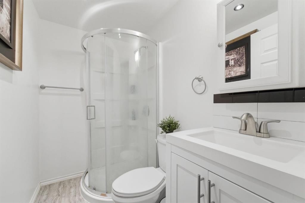 22 Redstone Road Ne, Calgary, AB - Indoor Photo Showing Bathroom