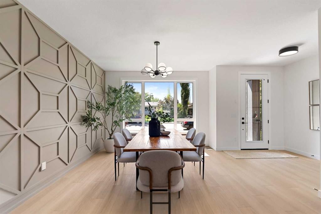 4608 81 Street Nw, Calgary, AB - Indoor Photo Showing Dining Room