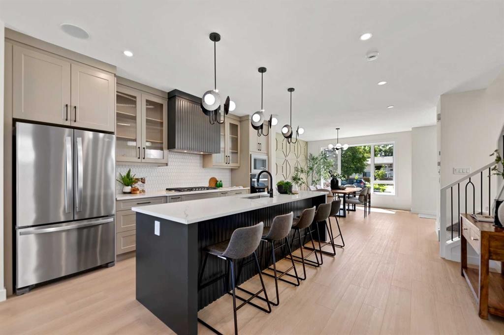4608 81 Street Nw, Calgary, AB - Indoor Photo Showing Kitchen With Stainless Steel Kitchen With Upgraded Kitchen