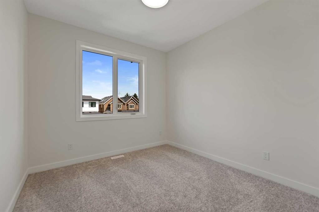 4608 81 Street Nw, Calgary, AB - Indoor Photo Showing Other Room
