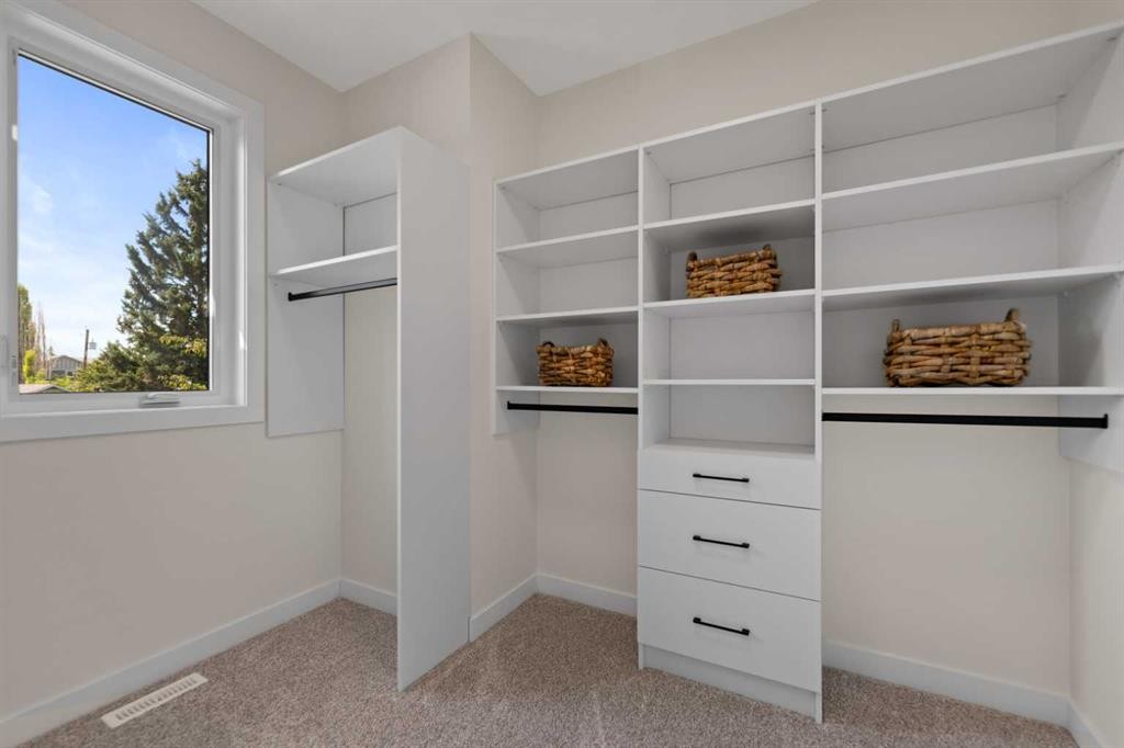 4608 81 Street Nw, Calgary, AB - Indoor With Storage