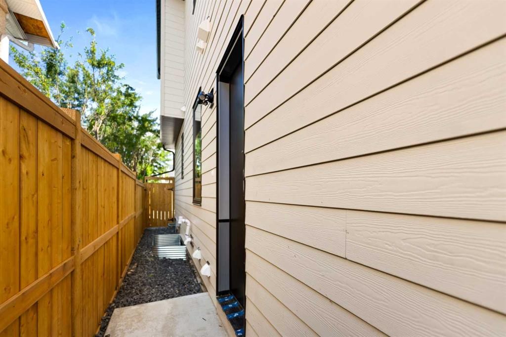 4608 81 Street Nw, Calgary, AB - Outdoor With Exterior