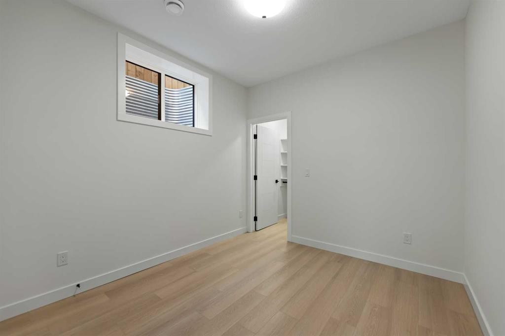 4608 81 Street Nw, Calgary, AB - Indoor Photo Showing Other Room