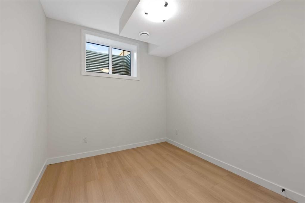 4608 81 Street Nw, Calgary, AB - Indoor Photo Showing Other Room
