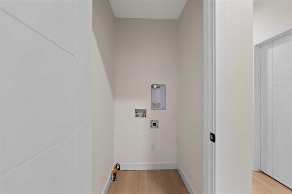4608 81 Street Nw, Calgary, AB - Indoor Photo Showing Other Room