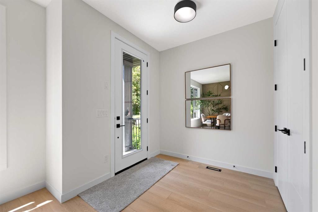 4608 81 Street Nw, Calgary, AB - Indoor Photo Showing Other Room