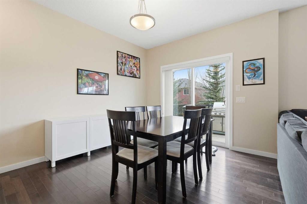 31 Evansridge Crescent Nw, Calgary, AB - Indoor Photo Showing Dining Room