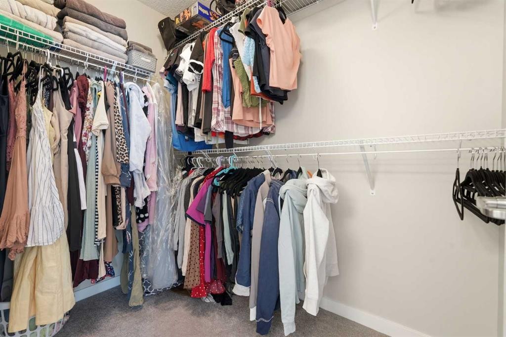 31 Evansridge Crescent Nw, Calgary, AB - Indoor With Storage