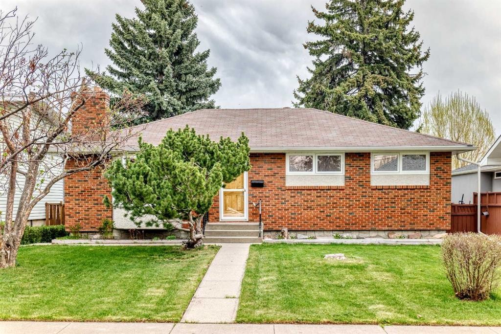 3132 48 Street Sw, Calgary, AB - Outdoor