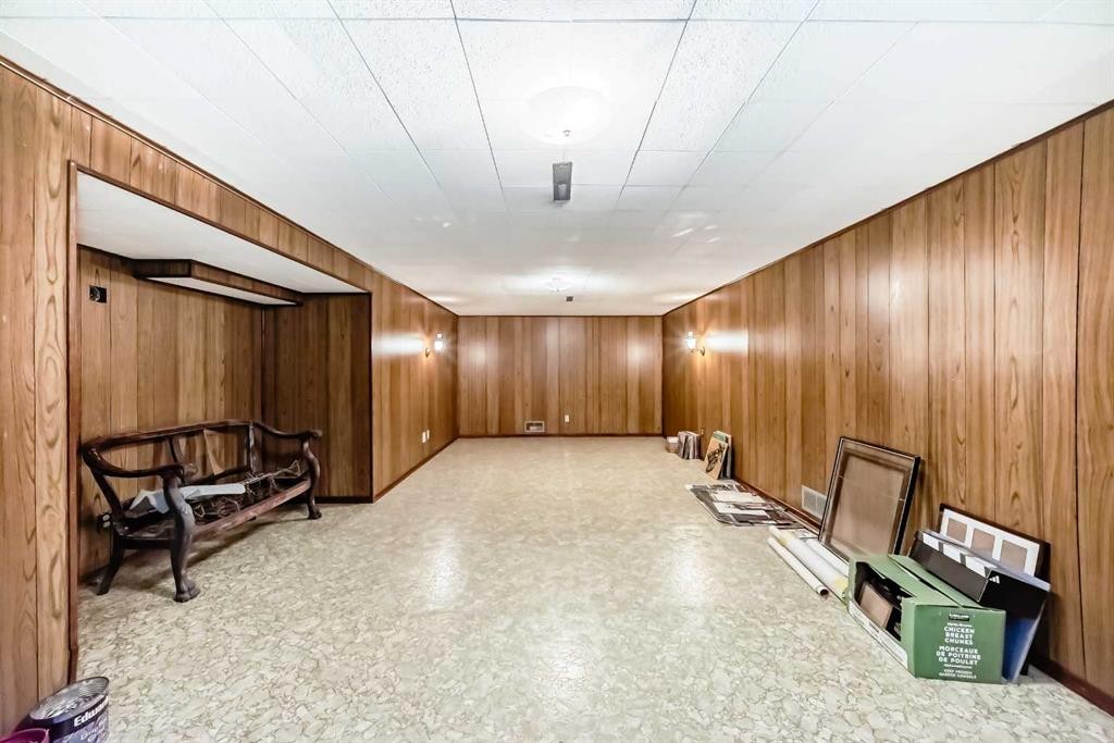 3132 48 Street Sw, Calgary, AB - Indoor Photo Showing Other Room