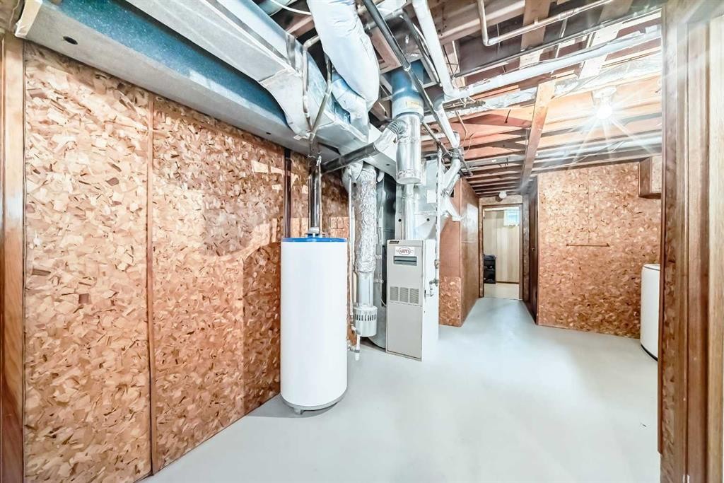 3132 48 Street Sw, Calgary, AB - Indoor