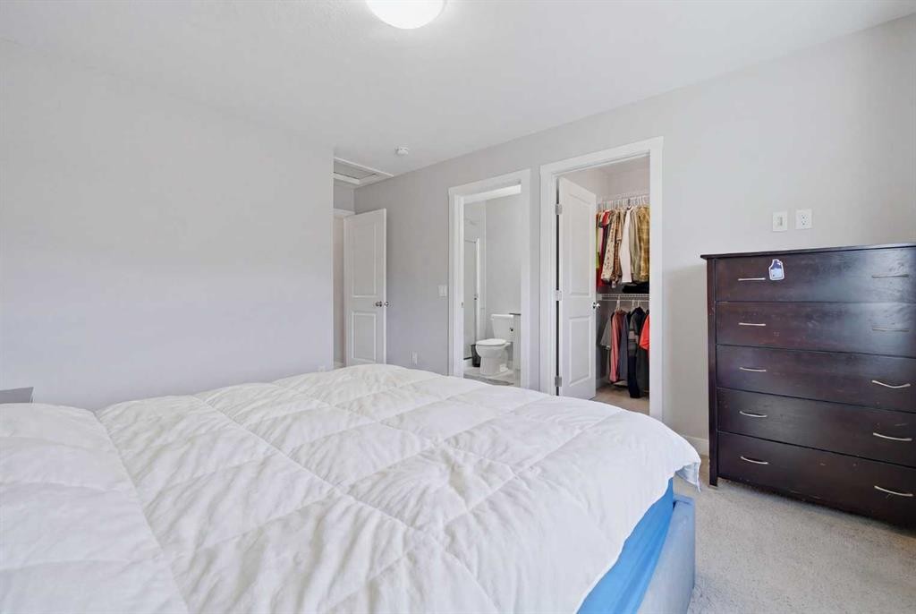 341 Midtown Gate Sw, Airdrie, AB - Indoor Photo Showing Bedroom