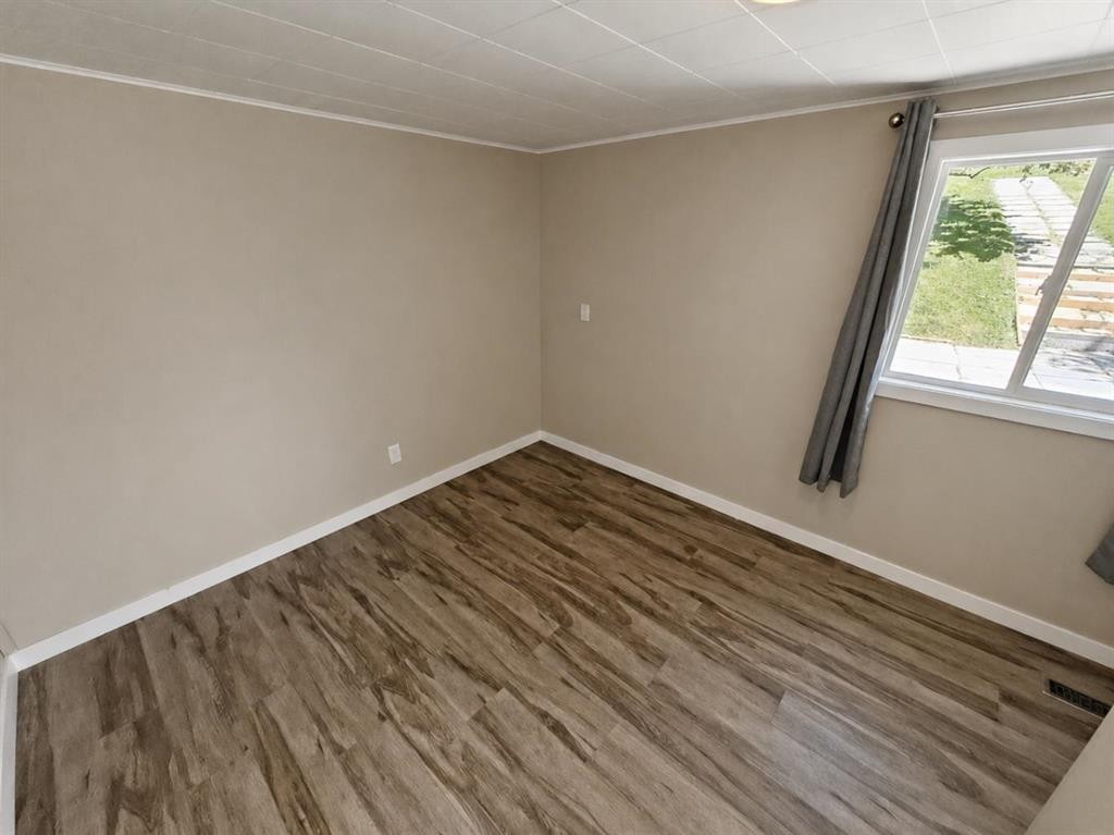18 Maple Street, Okotoks, AB