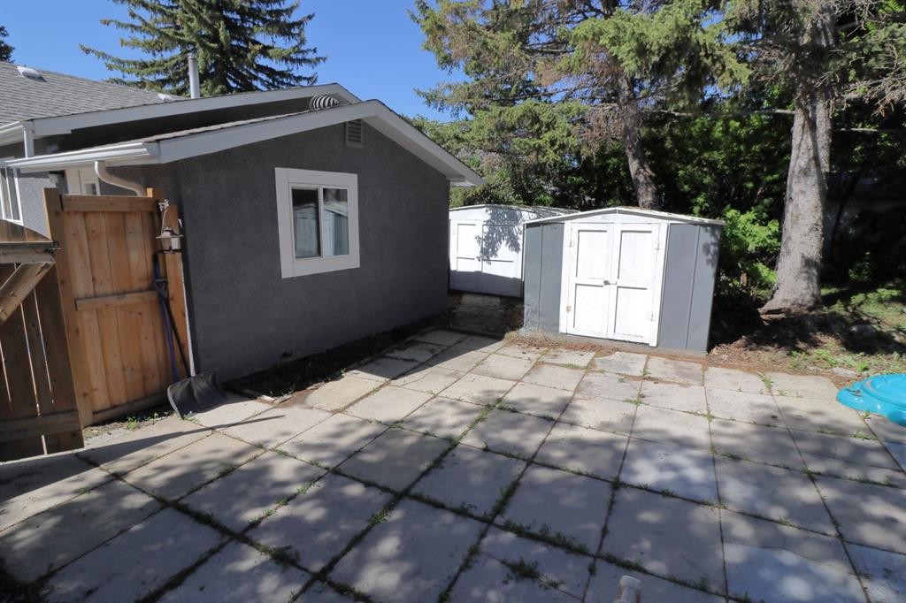 18 Maple Street, Okotoks, AB
