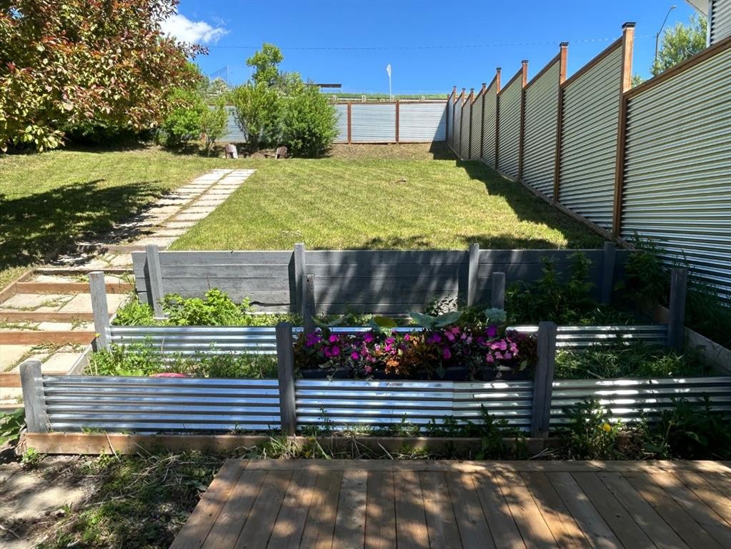 18 Maple Street, Okotoks, AB