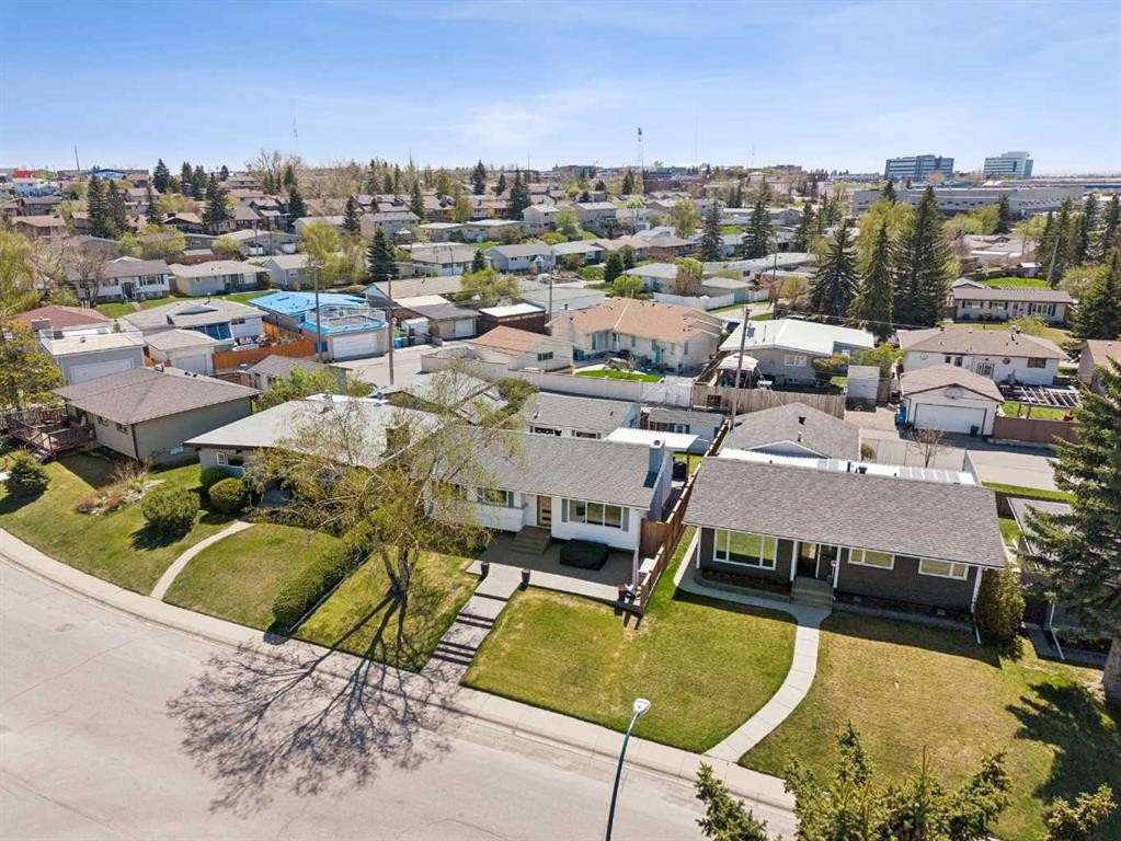 2219 Munro Drive Ne, Calgary, AB - Outdoor With View