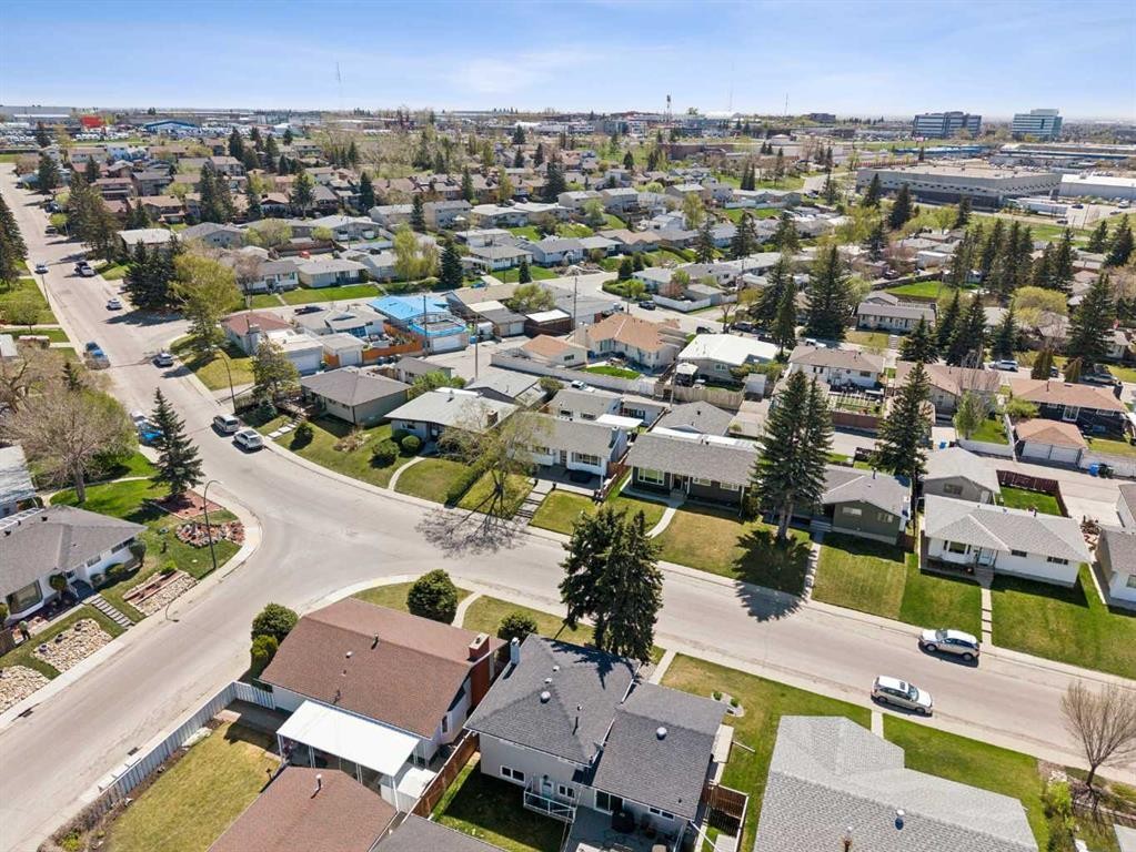 2219 Munro Drive Ne, Calgary, AB - Outdoor With View