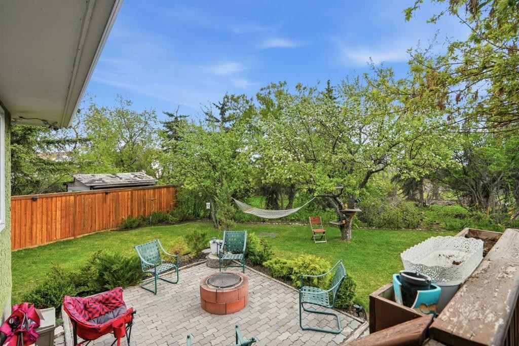 108 Doverglen Crescent Se, Calgary, AB