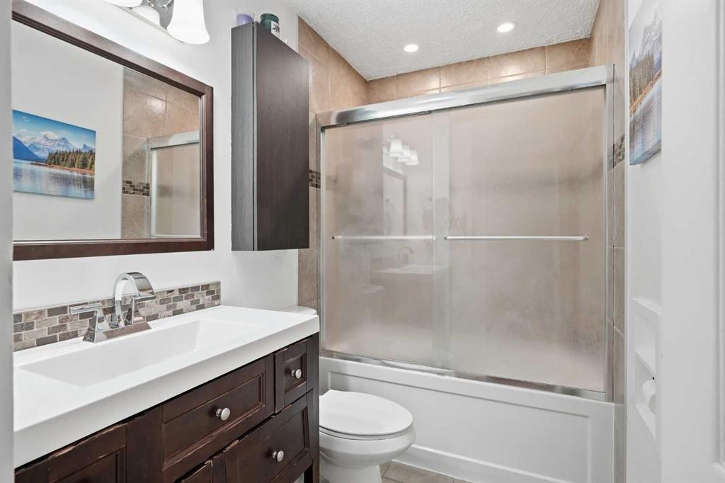 108 Doverglen Crescent Se, Calgary, AB