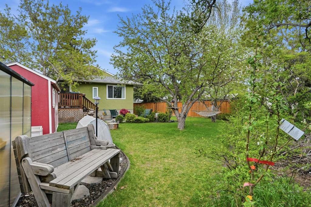 108 Doverglen Crescent Se, Calgary, AB