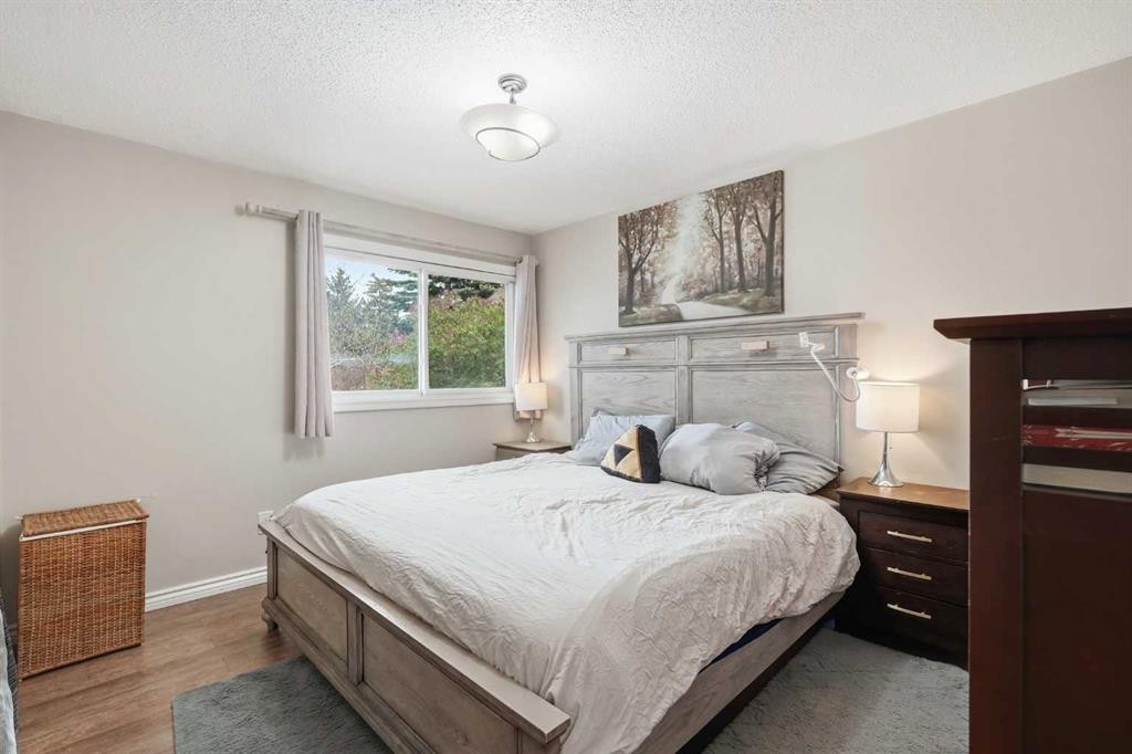 108 Doverglen Crescent Se, Calgary, AB