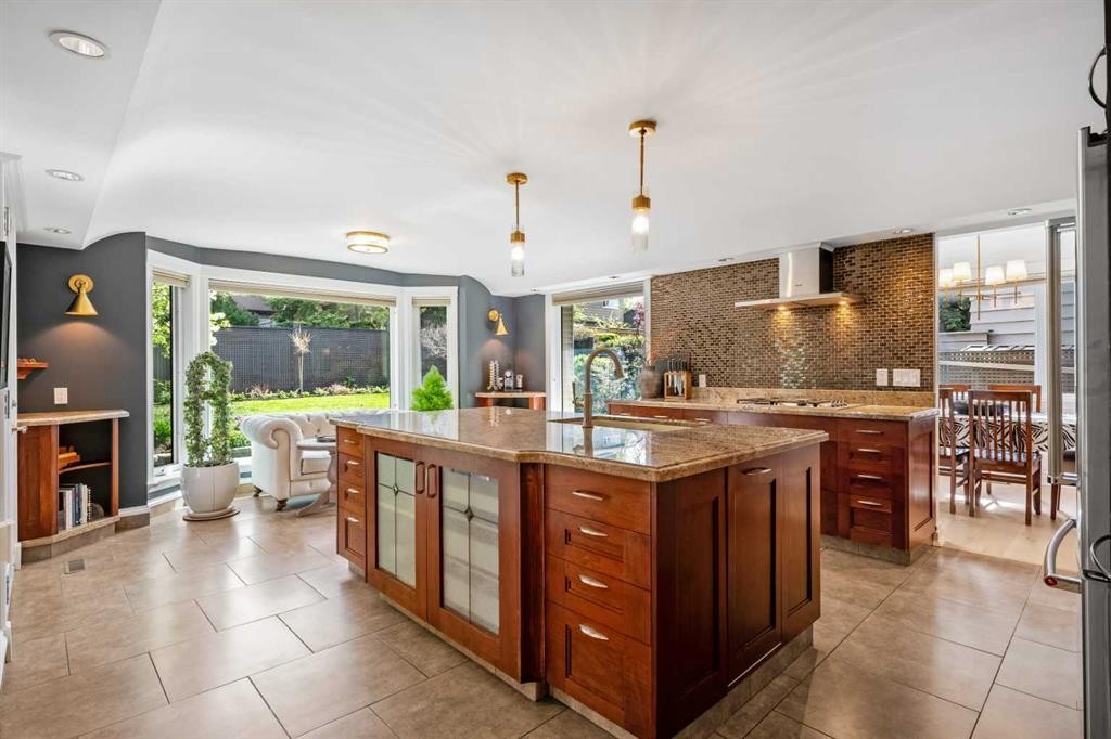 855 Oakside Circle Sw, Calgary, AB