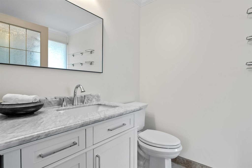 855 Oakside Circle Sw, Calgary, AB