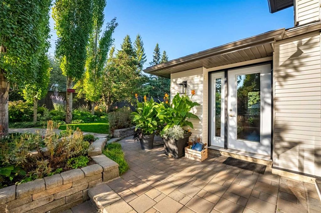 855 Oakside Circle Sw, Calgary, AB