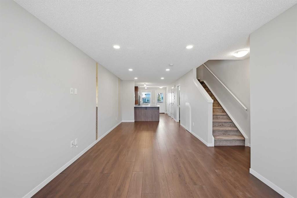1322-7451 Falconridge Boulevard Ne, Calgary, AB - Indoor Photo Showing Other Room