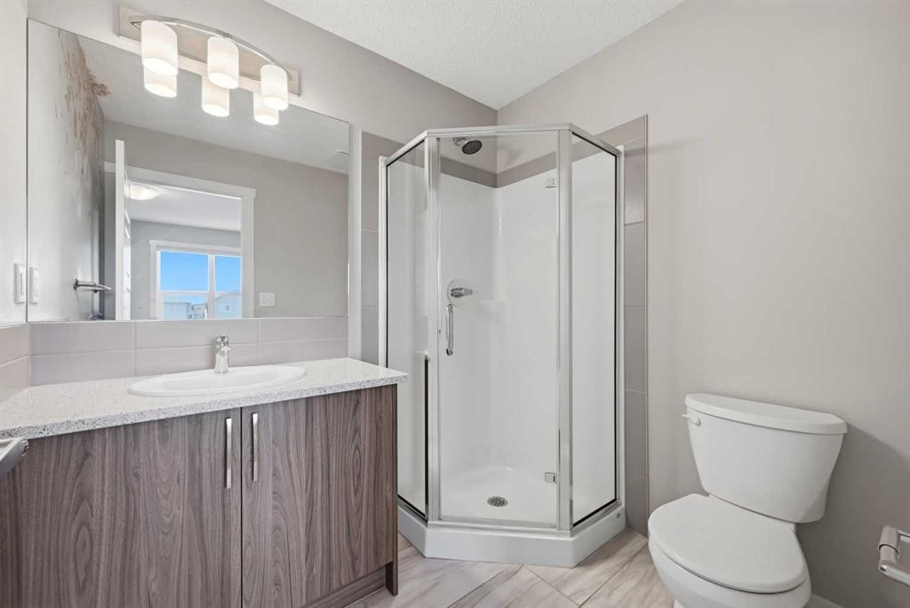 1322-7451 Falconridge Boulevard Ne, Calgary, AB - Indoor Photo Showing Bathroom