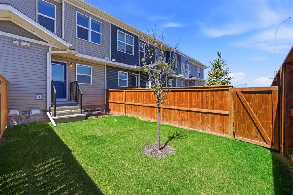 1322-7451 Falconridge Boulevard Ne, Calgary, AB - Outdoor