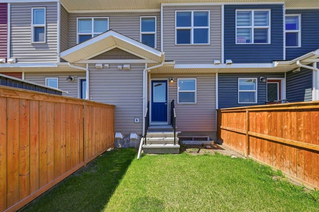 1322-7451 Falconridge Boulevard Ne, Calgary, AB - Outdoor