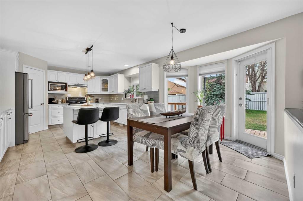 217 Mountain Park Drive Se, Calgary, AB - Indoor