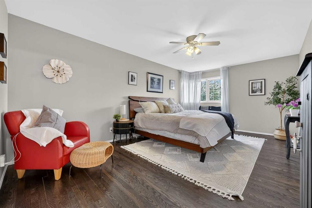 217 Mountain Park Drive Se, Calgary, AB - Indoor Photo Showing Bedroom