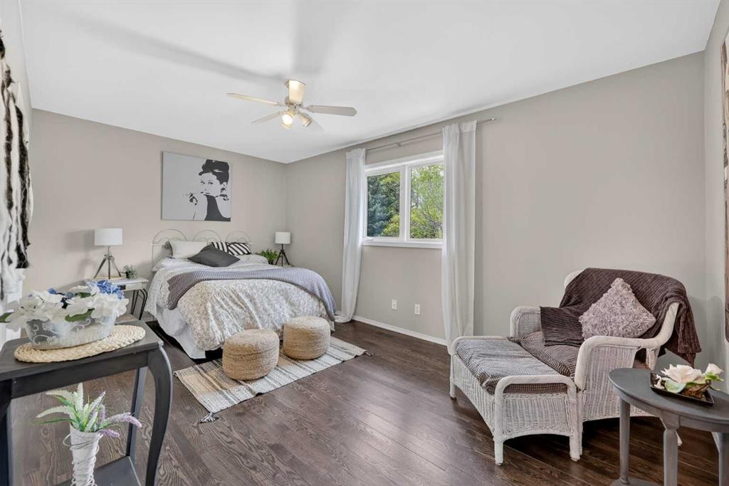 217 Mountain Park Drive Se, Calgary, AB - Indoor Photo Showing Bedroom