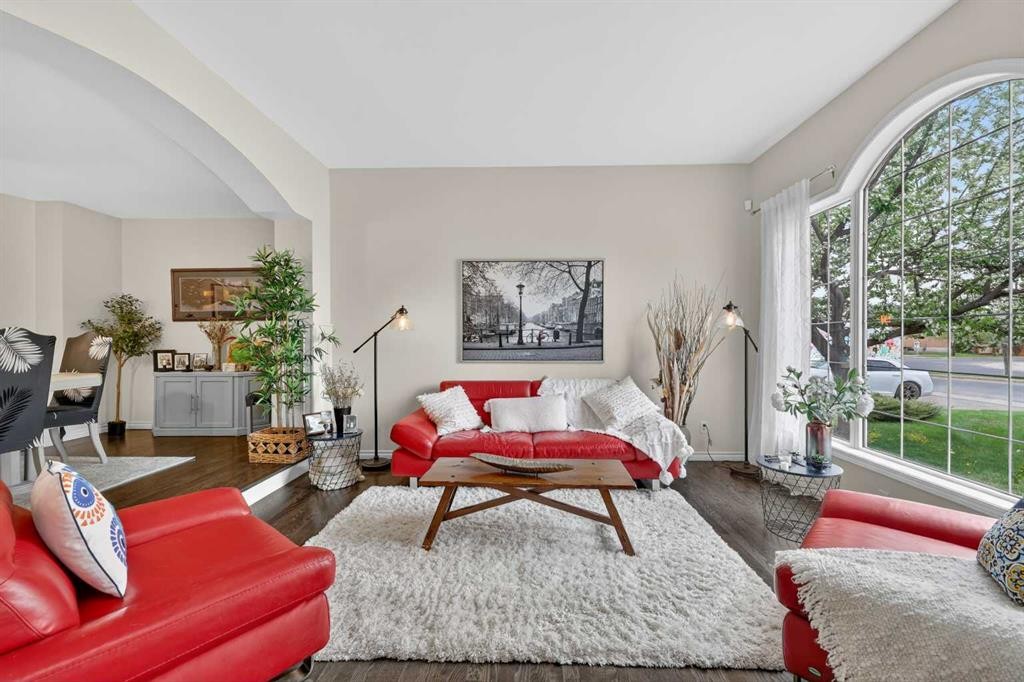 217 Mountain Park Drive Se, Calgary, AB - Indoor Photo Showing Living Room
