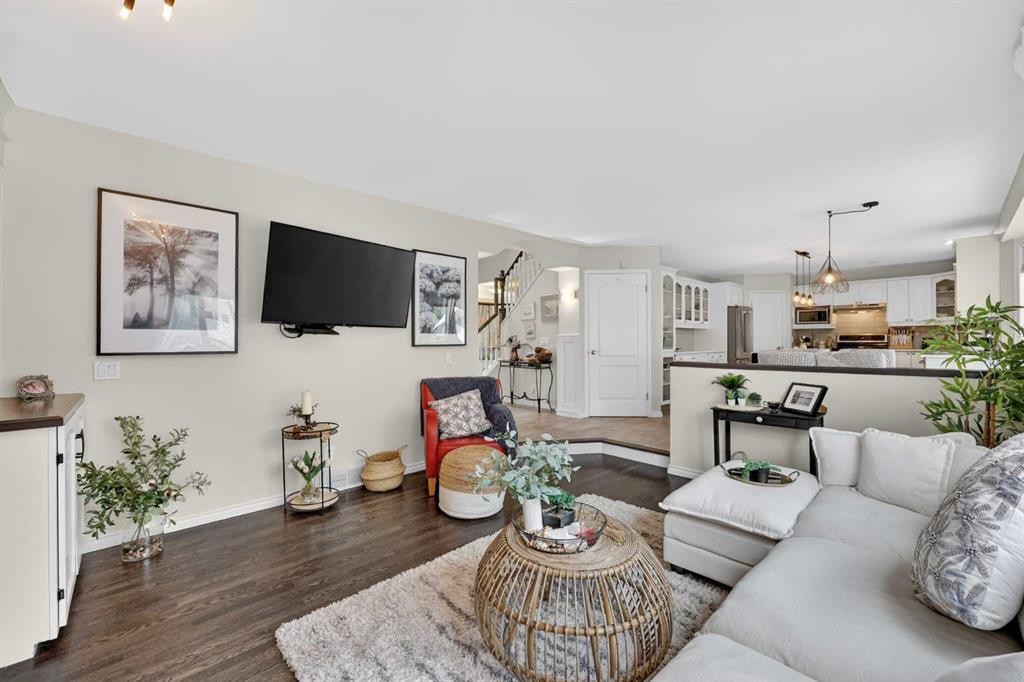 217 Mountain Park Drive Se, Calgary, AB - Indoor Photo Showing Living Room