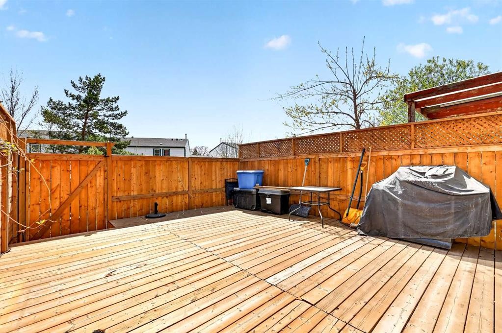 5615 1 Avenue Se, Calgary, AB - Outdoor With Deck Patio Veranda