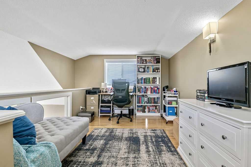 56 Mt Aberdeen Close Se, Calgary, AB - Indoor