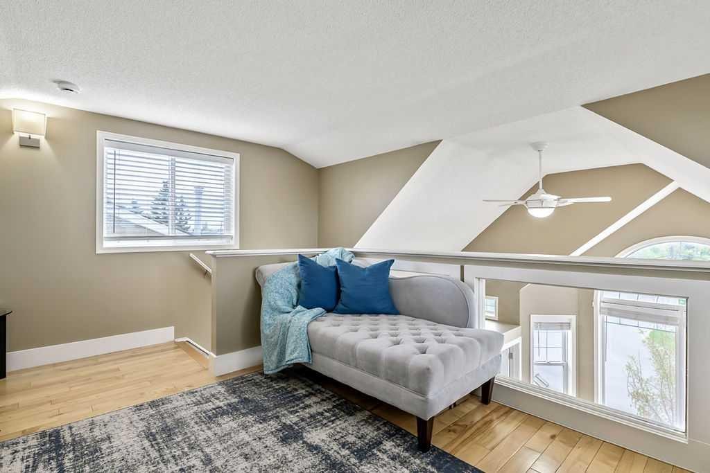 56 Mt Aberdeen Close Se, Calgary, AB - Indoor