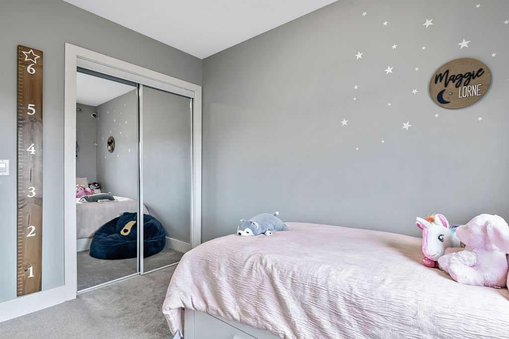 56 Mt Aberdeen Close Se, Calgary, AB - Indoor Photo Showing Bedroom