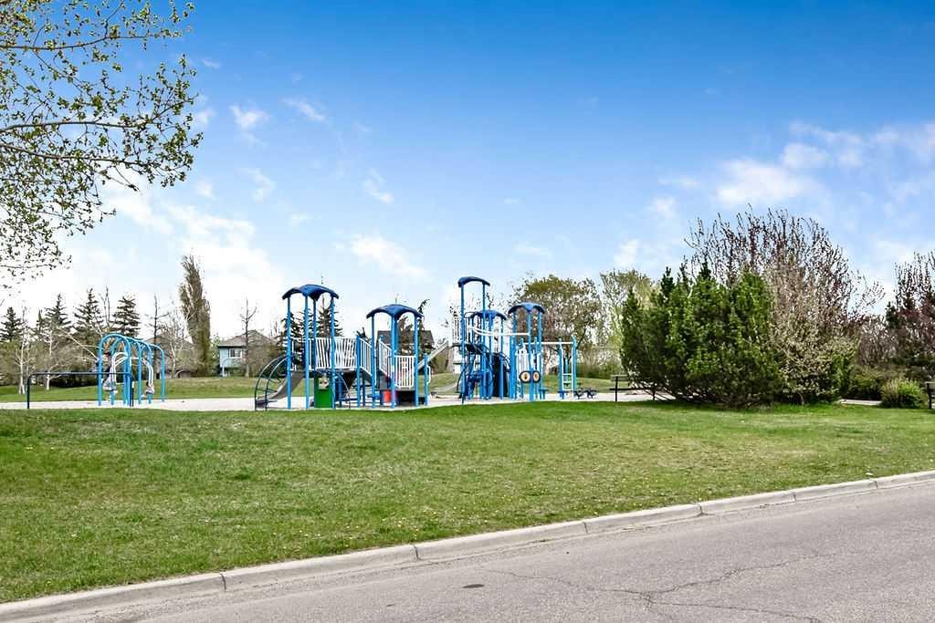 56 Mt Aberdeen Close Se, Calgary, AB - Outdoor