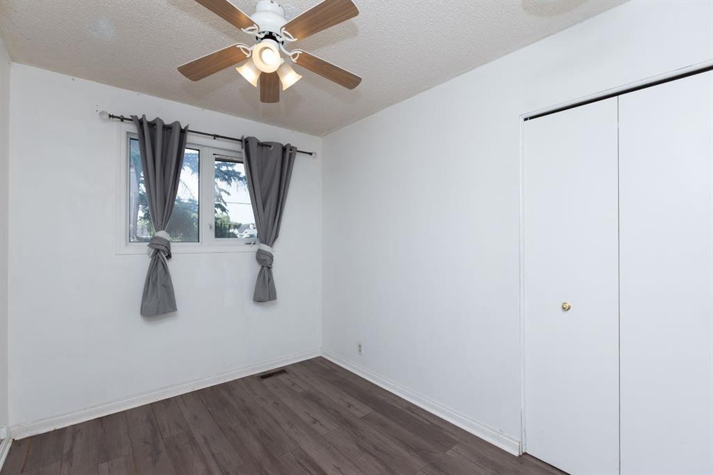 95 Castleridge Close Ne, Calgary, AB - Indoor Photo Showing Other Room