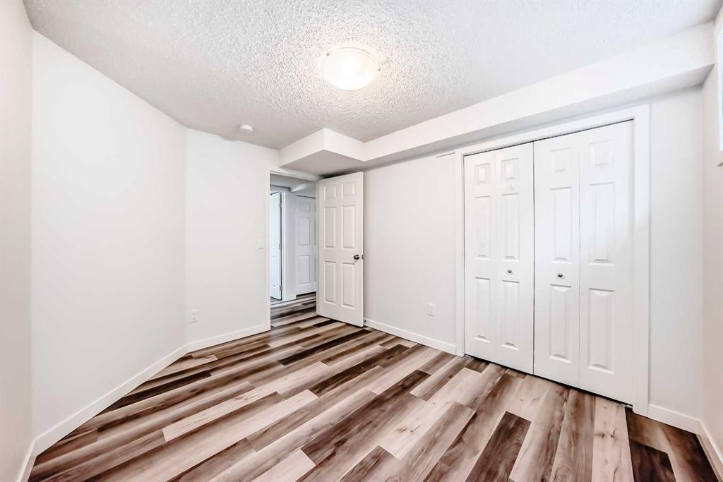 80 Eversyde Way Sw, Calgary, AB - Indoor Photo Showing Other Room