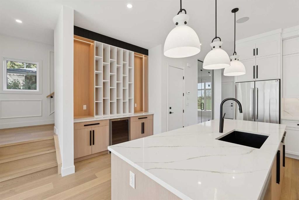 1027 32 Avenue Nw, Calgary, AB - Indoor Photo Showing Kitchen With Upgraded Kitchen