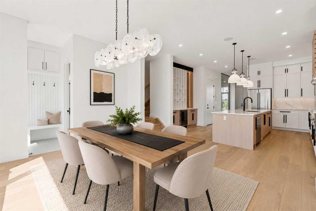 1027 32 Avenue Nw, Calgary, AB - Indoor Photo Showing Dining Room