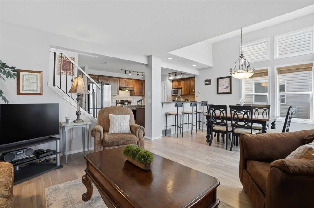 87 Bridlecrest Road Sw, Calgary, AB - Indoor Photo Showing Living Room