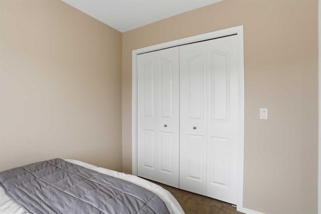 87 Bridlecrest Road Sw, Calgary, AB - Indoor Photo Showing Bedroom